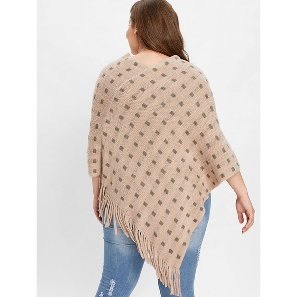 ☀ Tan Plus Size Beaded Tassel Hem Poncho Top ☀ - Picture 4 of 8